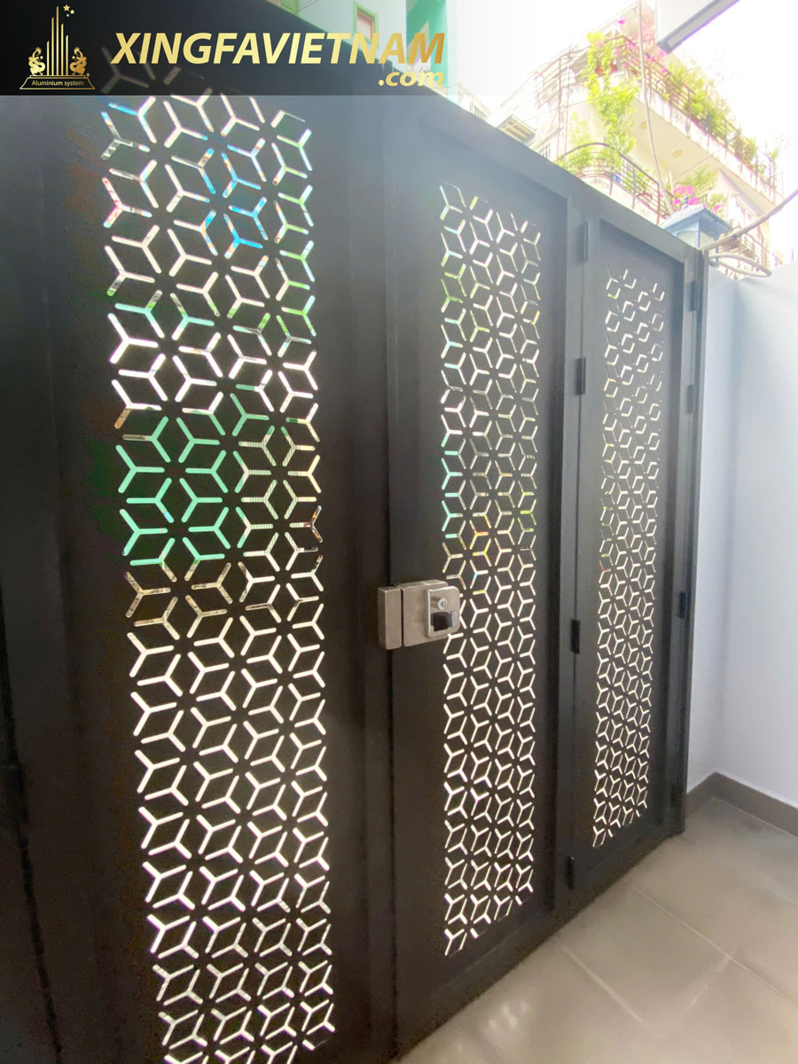 Cửa đi 4 cánh nhôm Xingfa Quảng Đông CNC tích hợp khóa vân tay