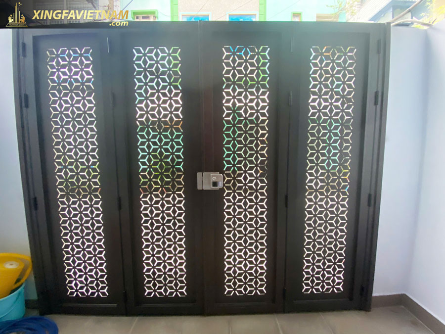 Cửa đi 4 cánh nhôm Xingfa Quảng Đông CNC tích hợp khóa vân tay