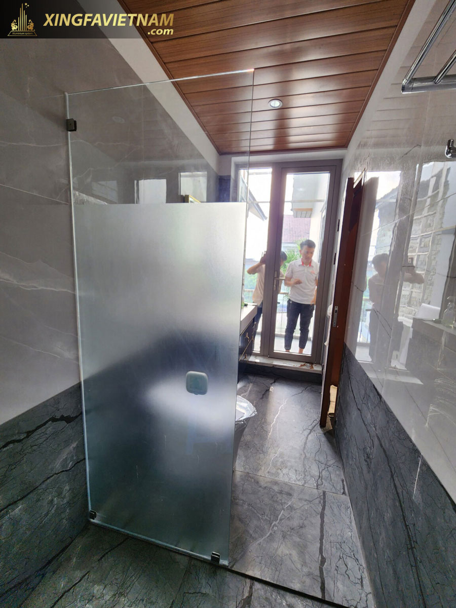 Bàn giao công trình cửa nhôm nhà anh Bình tại Thủ Đức