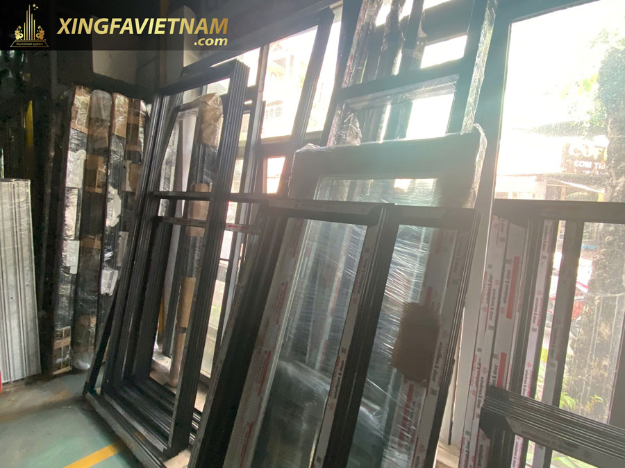 Hình Ảnh Sản Xuất Cửa Nhôm Cầu Cách Nhiệt Xingfa C-Class Tại Xưởng