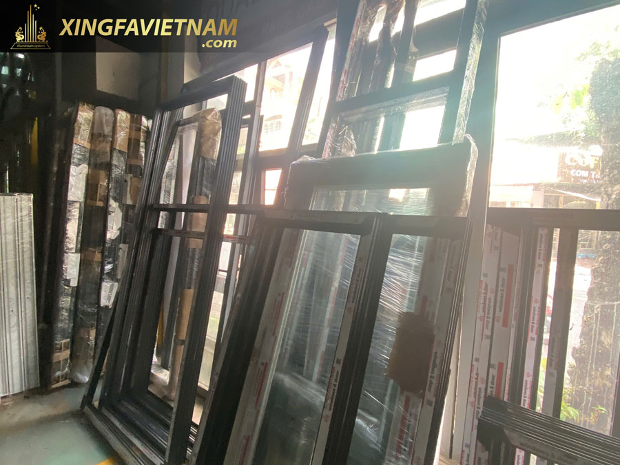 Hình Ảnh Sản Xuất Cửa Nhôm Cầu Cách Nhiệt Xingfa C-Class Tại Xưởng