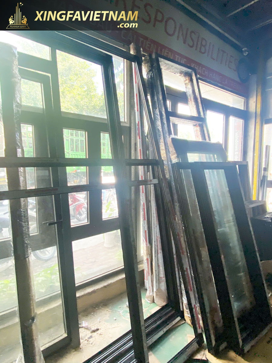 Hình Ảnh Sản Xuất Cửa Nhôm Cầu Cách Nhiệt Xingfa C-Class Tại Xưởng
