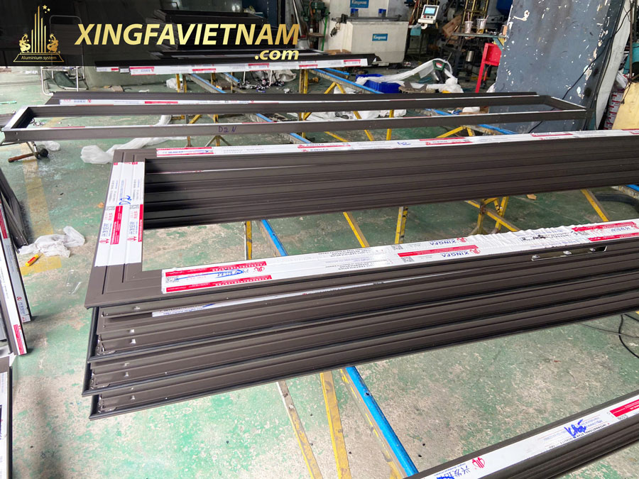 Hình ảnh hoạt động sản xuất cửa nhôm Xingfa cho công trình ở Cà Mau