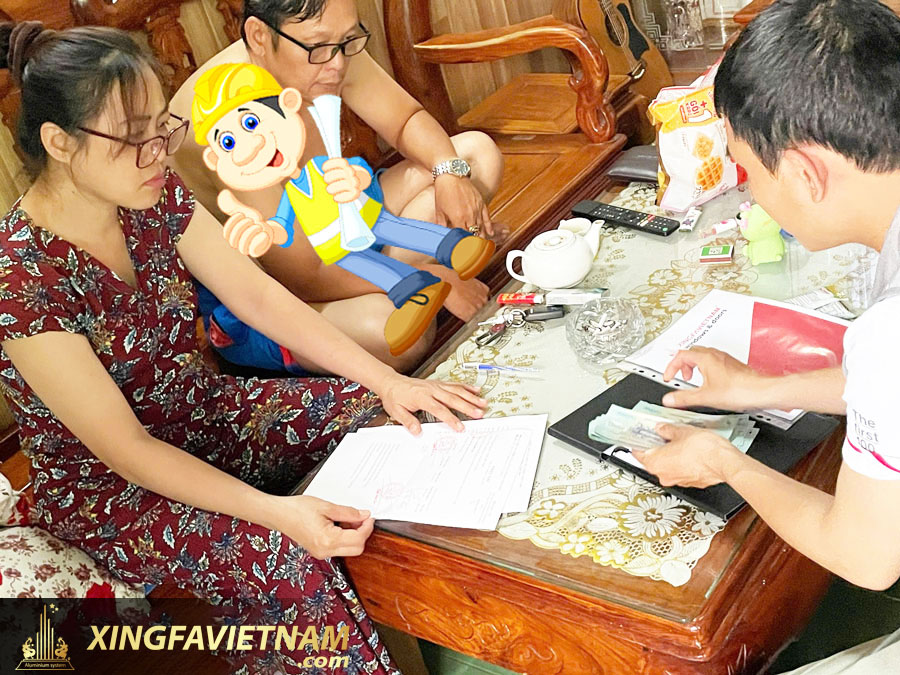 Hình ảnh ký hợp đồng hợp tác tại nhà Anh Vinh