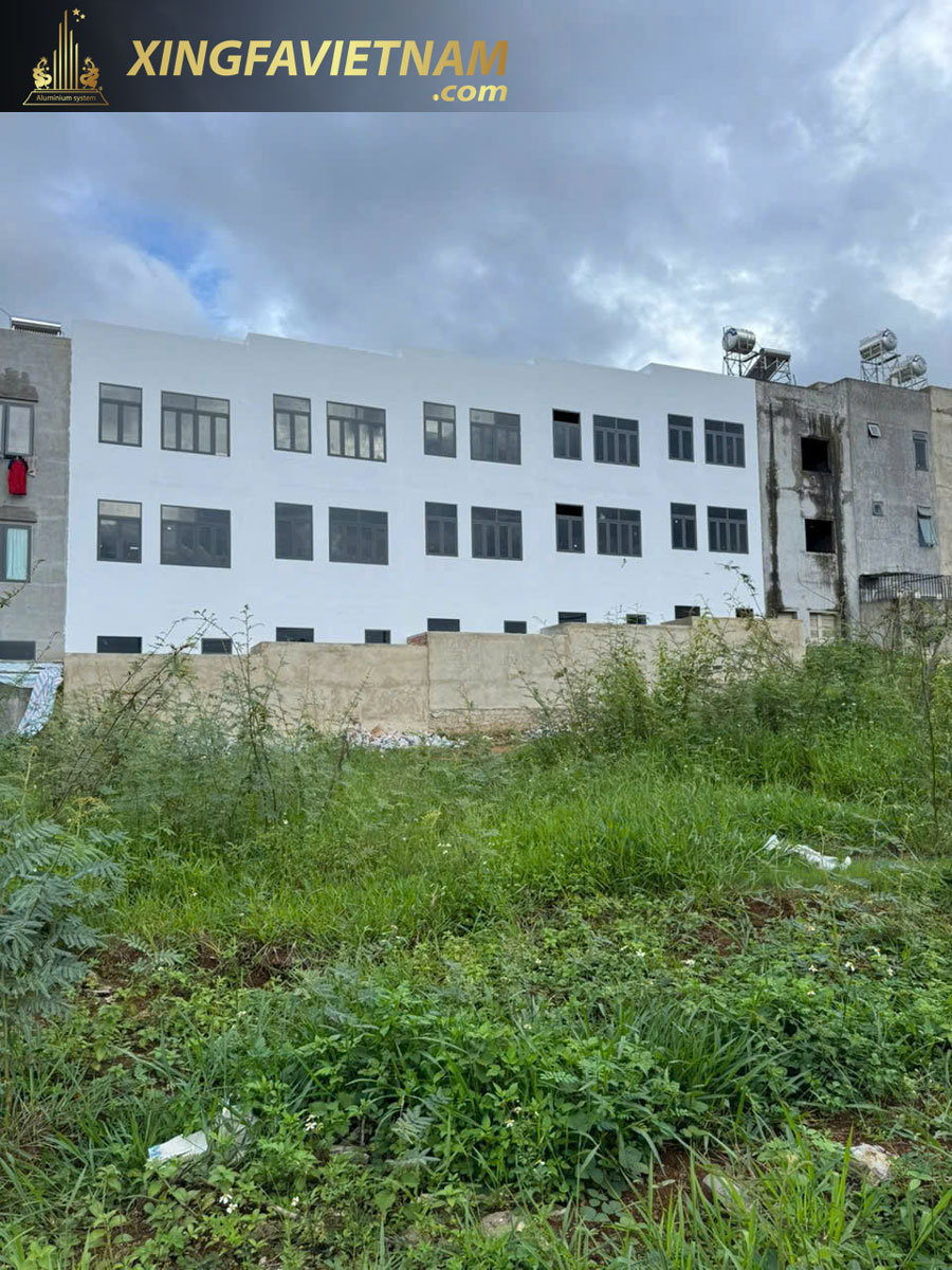 Hình ảnh thực tế thi công lắp đặt cửa nhôm Cho Dự Án Nam Phương City tại TP. Bảo Lộc