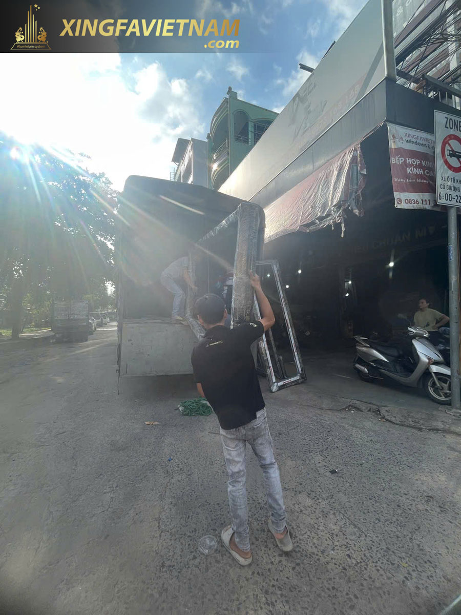 Hình ảnh vận chuyển đợt hàng tiếp theo cho công trình nhà chị Quỳnh