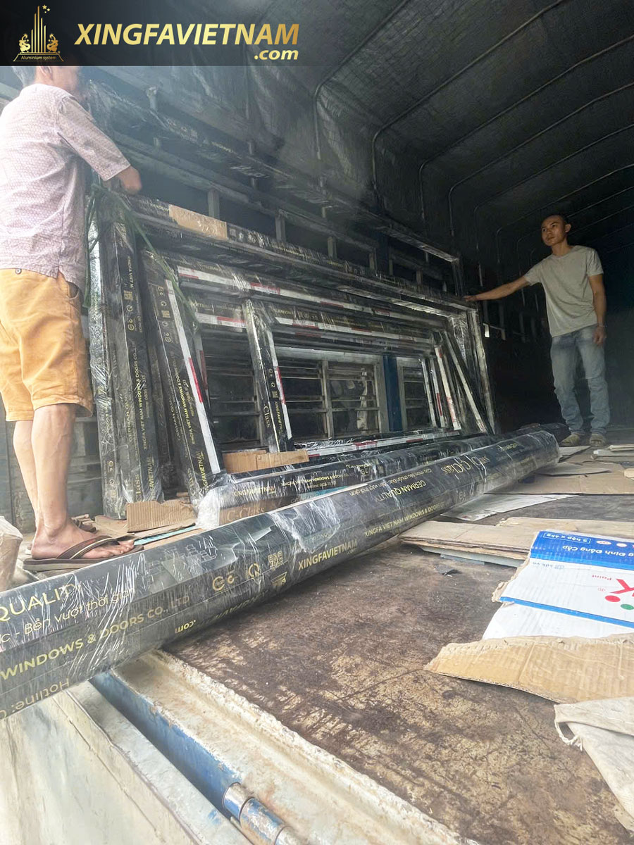 Hình ảnh vận chuyển đợt hàng tiếp theo cho công trình nhà chị Quỳnh