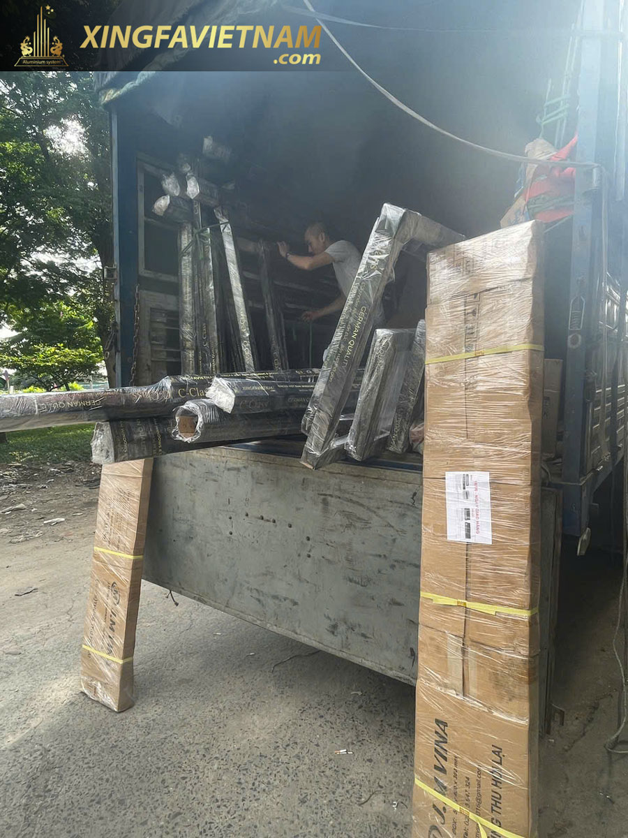 Hình ảnh vận chuyển đợt hàng tiếp theo cho công trình nhà chị Quỳnh