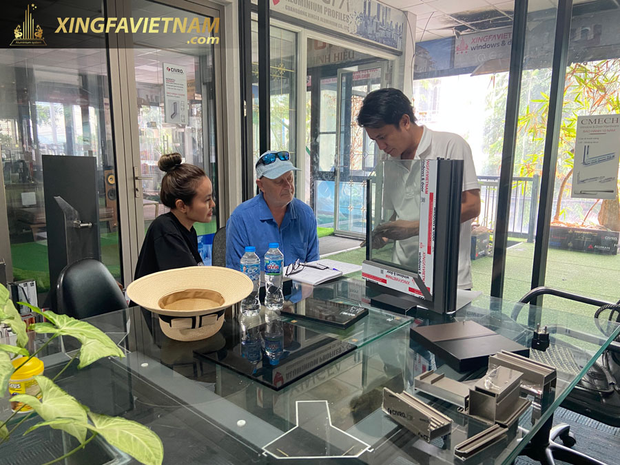 Hình ảnh buổi làm việc và chốt lại toàn bộ phương án và hợp đồng