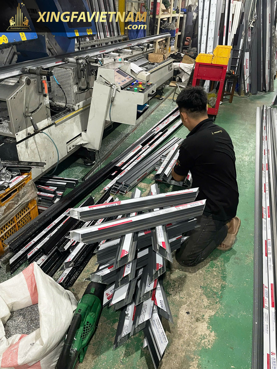 Hình ảnh sản xuất cửa nhôm Xingfa Quảng Đông Chính Hãng tại xưởng