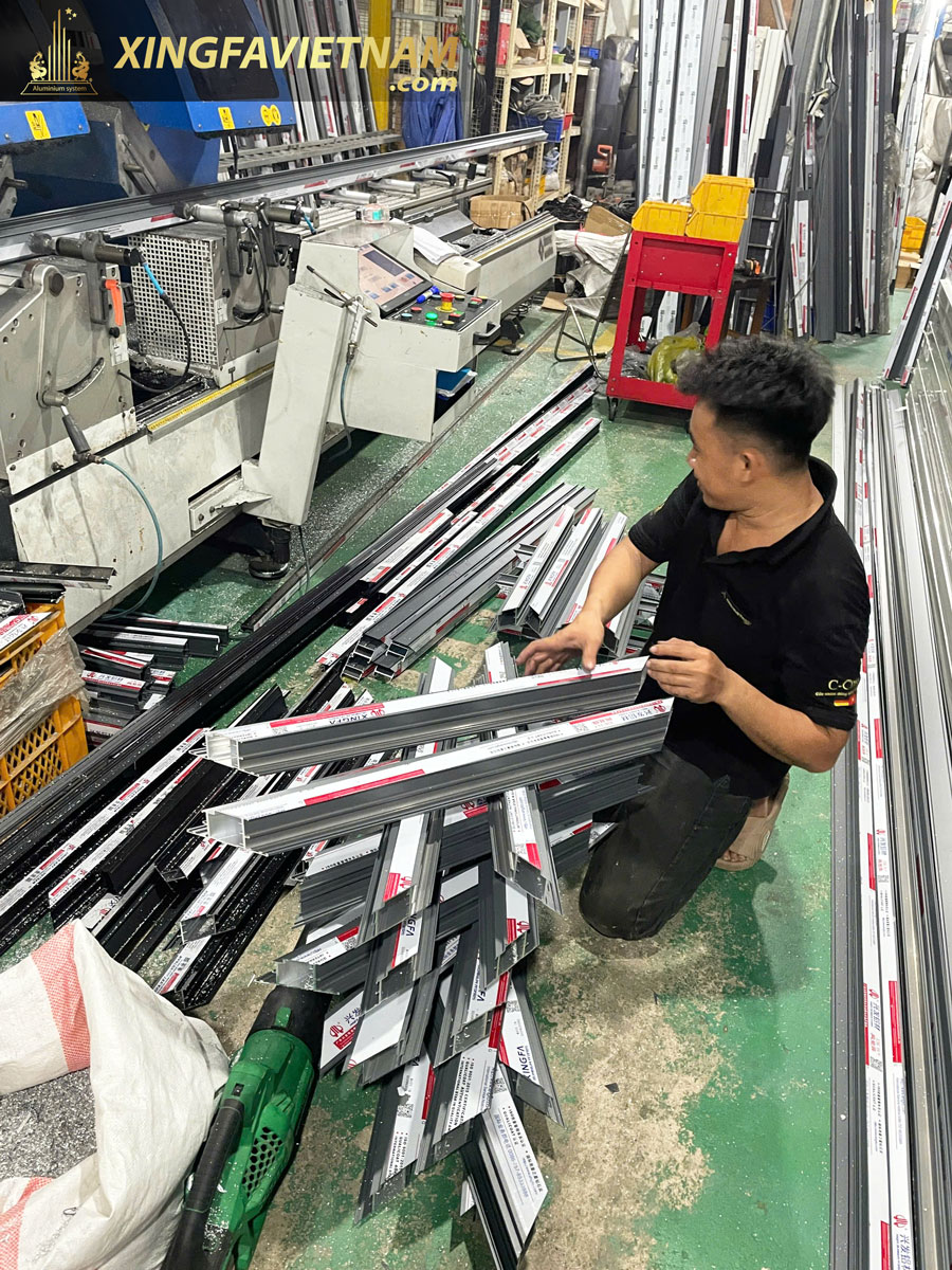 Hình ảnh sản xuất cửa nhôm Xingfa Quảng Đông Chính Hãng tại xưởng