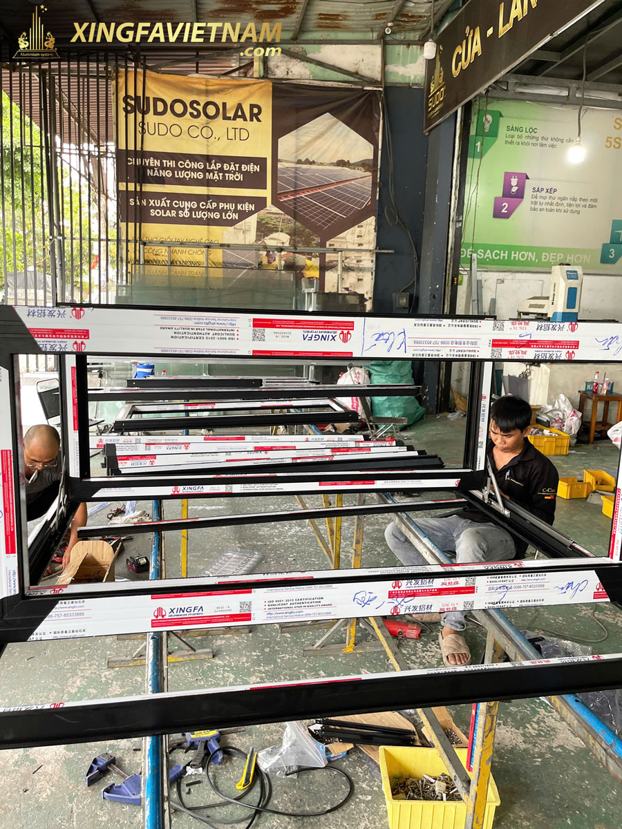 Hình ảnh sản xuất cửa nhôm Xingfa Nhập Khẩu Chính Hãng tại xưởng