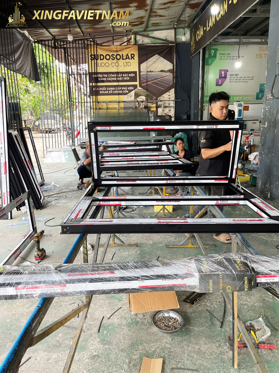 Hình ảnh sản xuất cửa nhôm Xingfa Nhập Khẩu Chính Hãng tại xưởng