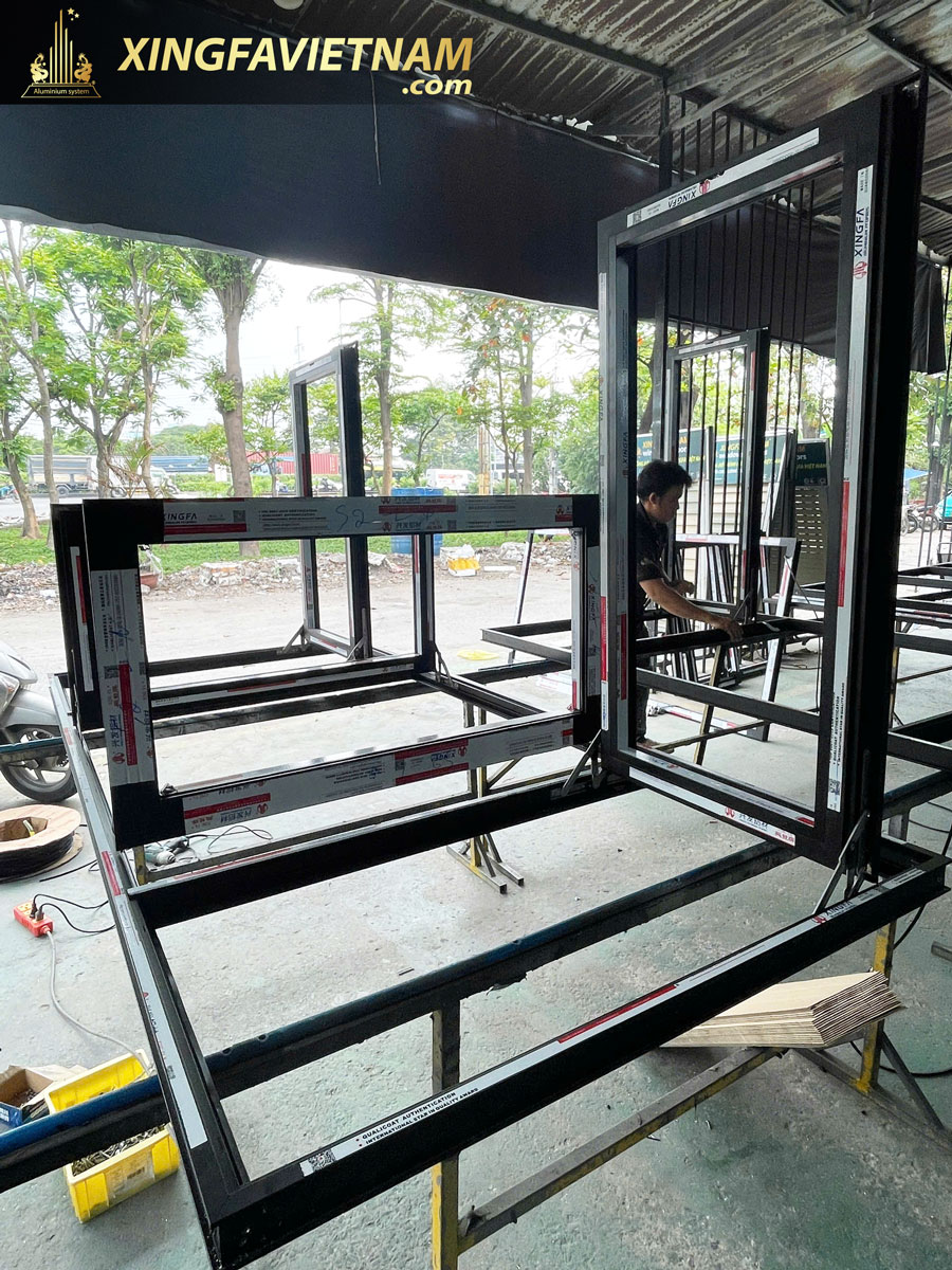 Hình ảnh sản xuất cửa nhôm Xingfa Nhập Khẩu Chính Hãng tại xưởng