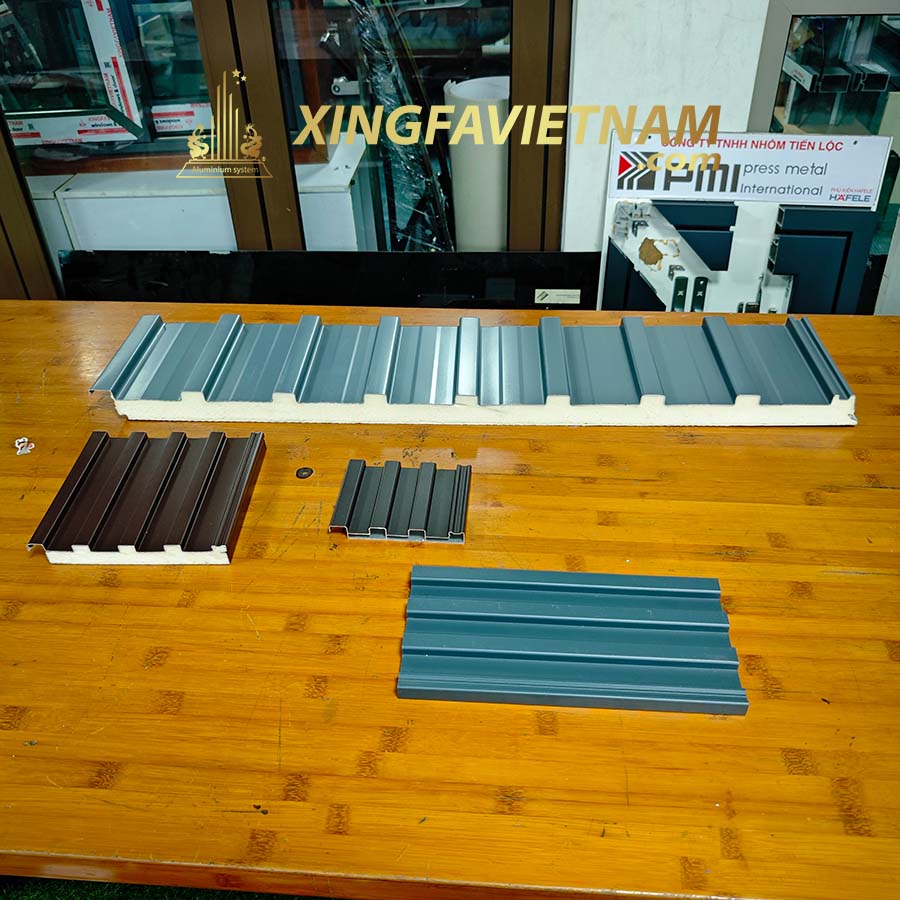 Tôn PU Cách Nhiệt Là Gì? Cấu Tạo FOAM Và Ứng Dụng Thực Tế